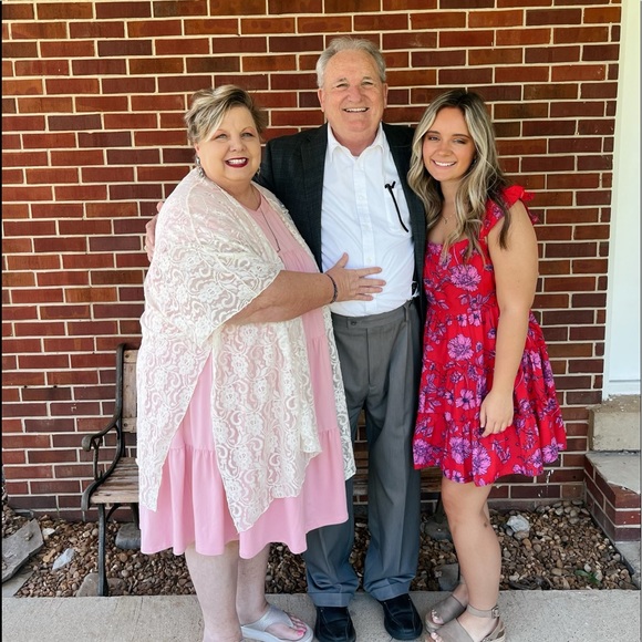 Meet your Posher, Lisa - Picture 1 of 1